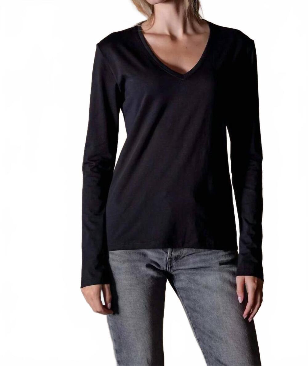NEW ANONYM APPAREL chloe long sleeve v-neck tee in noir